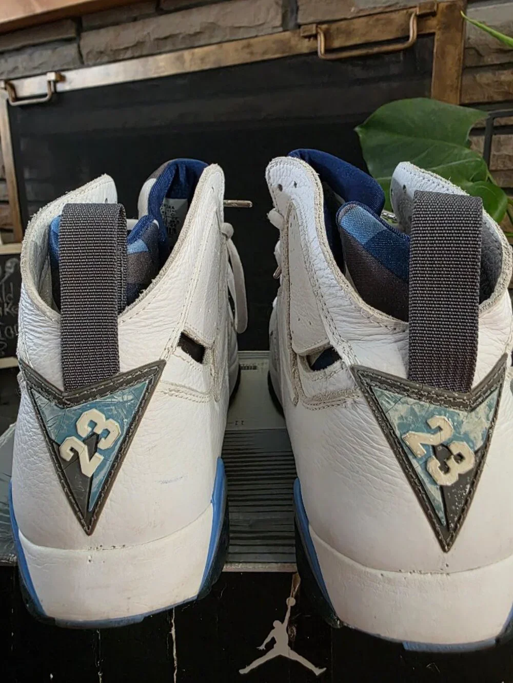 Jordan 7 Retro white and blue Men size 10.5 used 304775-141